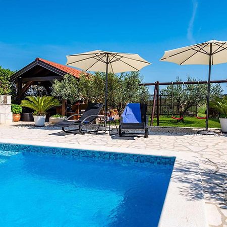 Apartment House Simoni With Pool, Zadar County ปริฟลากา ภายนอก รูปภาพ