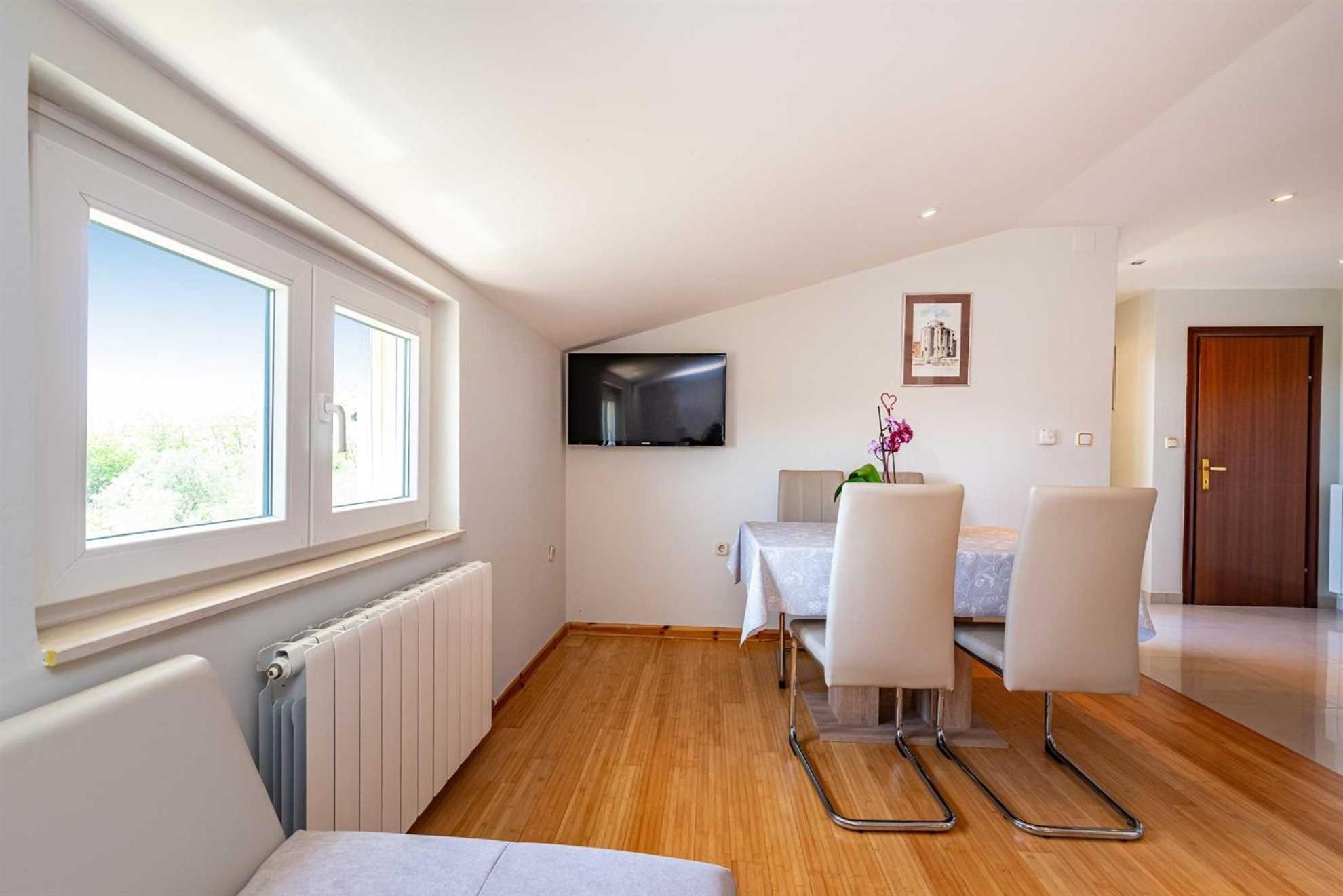 Apartment House Simoni With Pool, Zadar County ปริฟลากา ภายนอก รูปภาพ