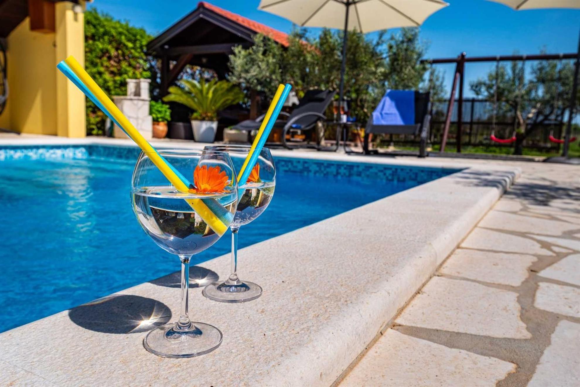 Apartment House Simoni With Pool, Zadar County ปริฟลากา ภายนอก รูปภาพ
