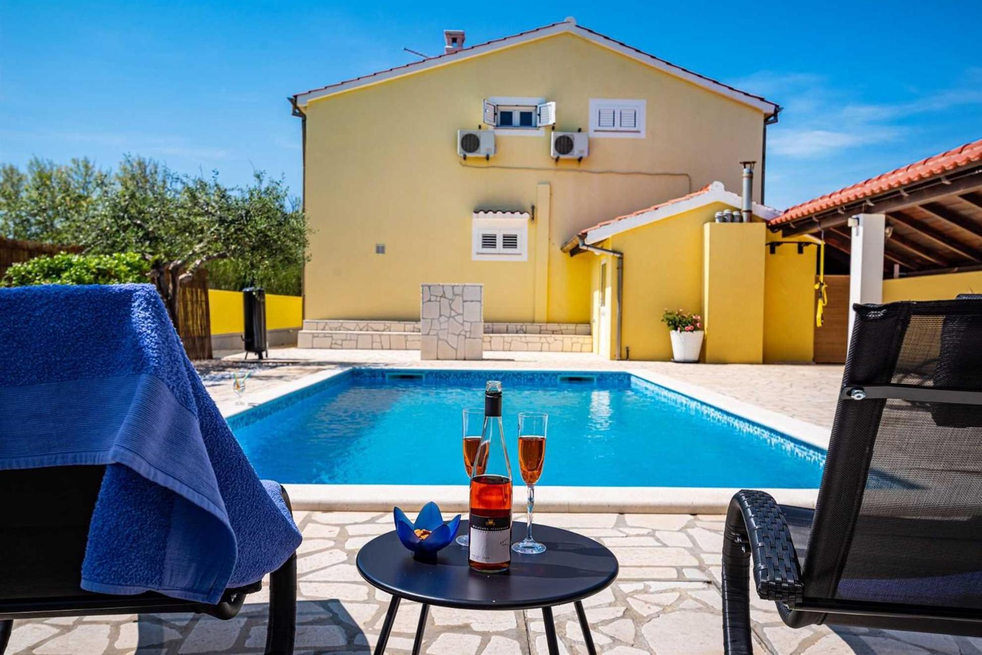 Apartment House Simoni With Pool, Zadar County ปริฟลากา ภายนอก รูปภาพ