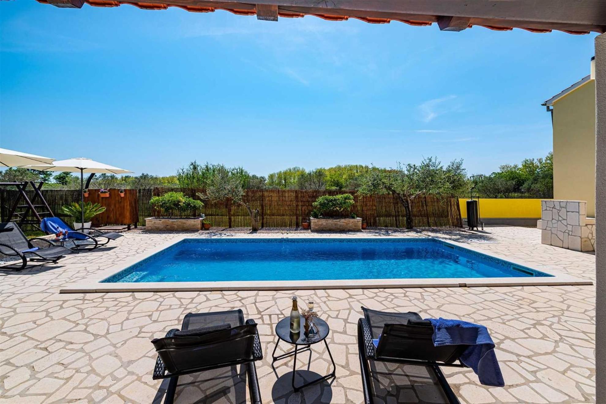 Apartment House Simoni With Pool, Zadar County ปริฟลากา ภายนอก รูปภาพ
