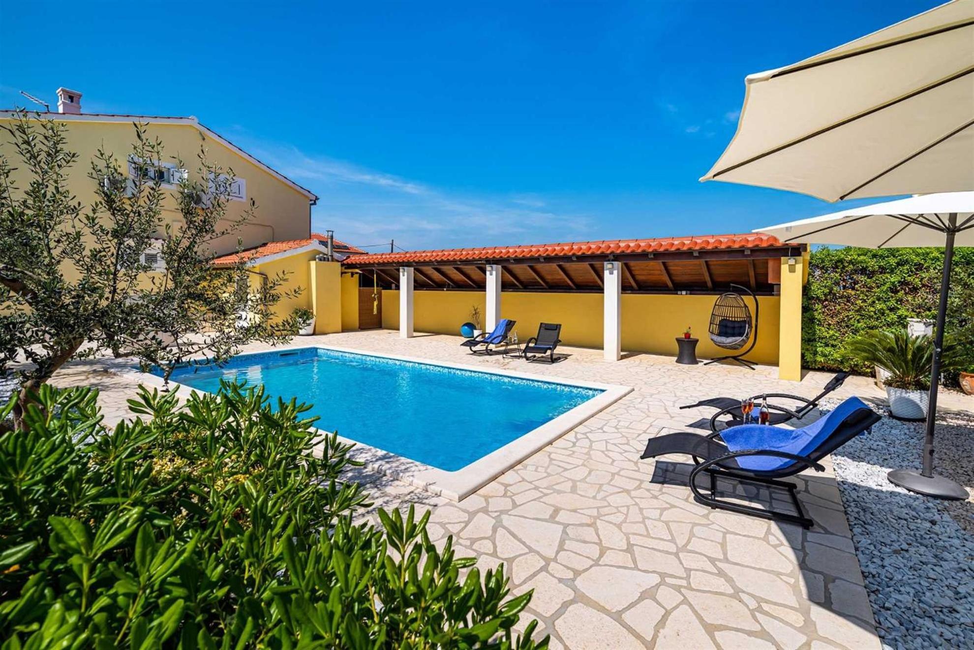 Apartment House Simoni With Pool, Zadar County ปริฟลากา ภายนอก รูปภาพ